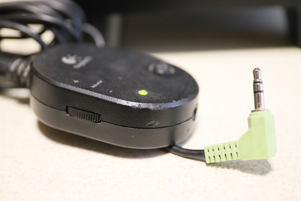 Logitech  X - 210  сабвуфер