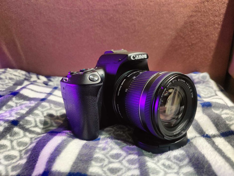 Canon 250D | 18-55mm + akcesoria