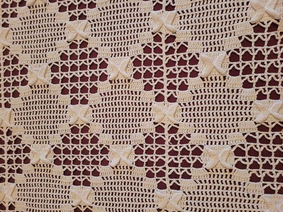 Colcha em renda feita à mão