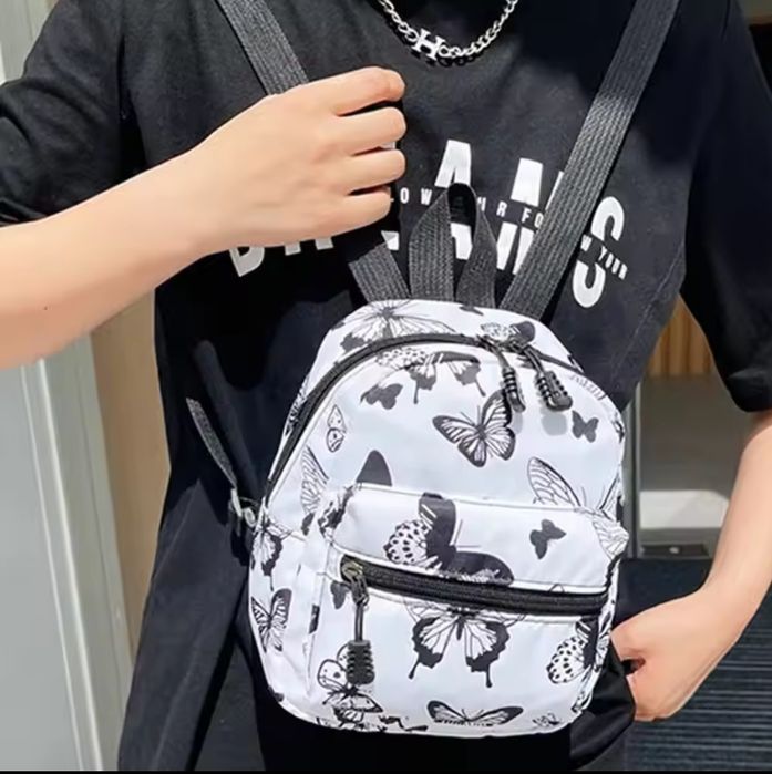 Дитячий наплічник з метеликами