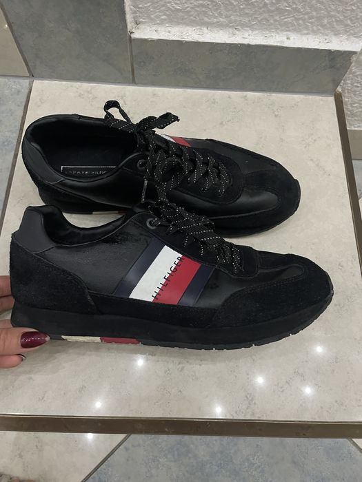 Tommy hilfiger obuwie 42