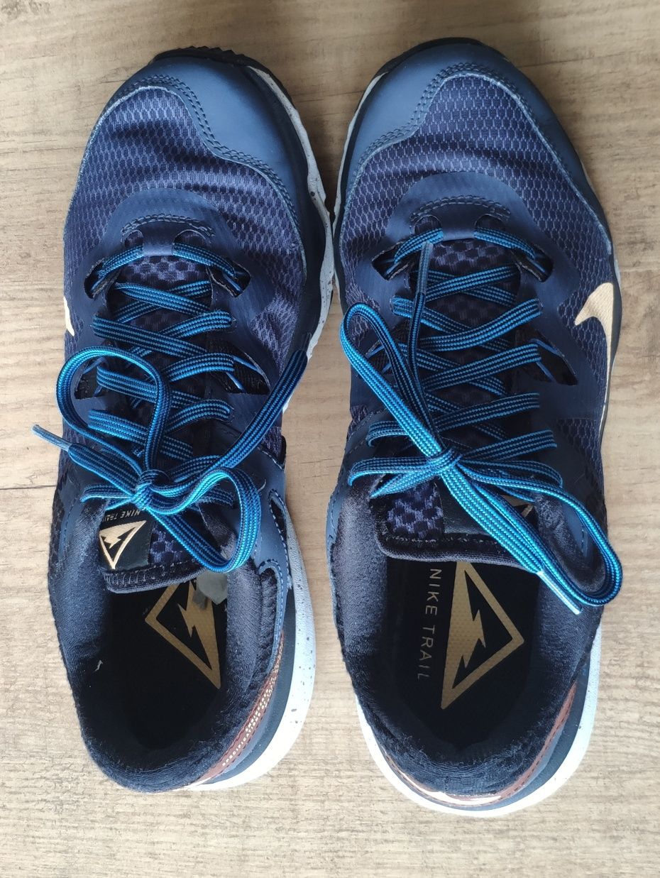 Ténis Nike Trail Running Juniper 42