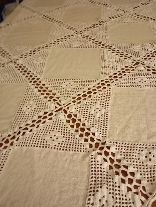 Toalha em renda e linho nova de 2mx 2m