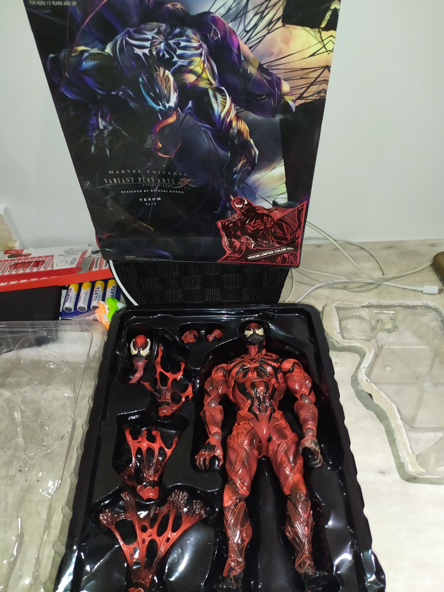 Venom Carnage play arts kai figurka