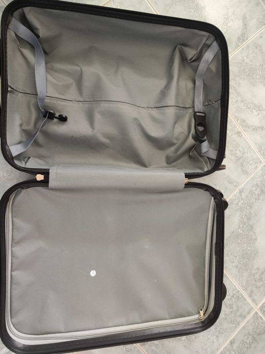 Trólei,mala de cabine.