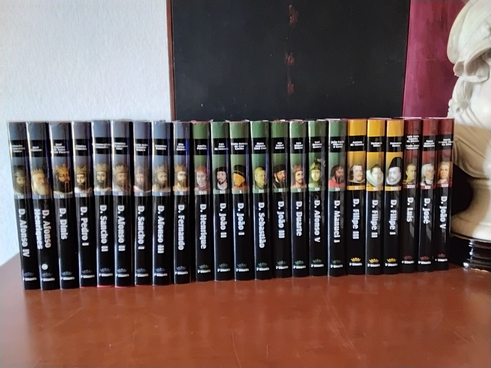 Reis de Portugal Monarquia 34 volumes Círculo de Leitores