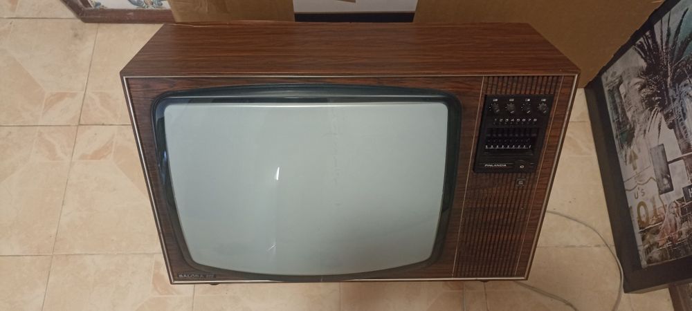 Televisão antiga