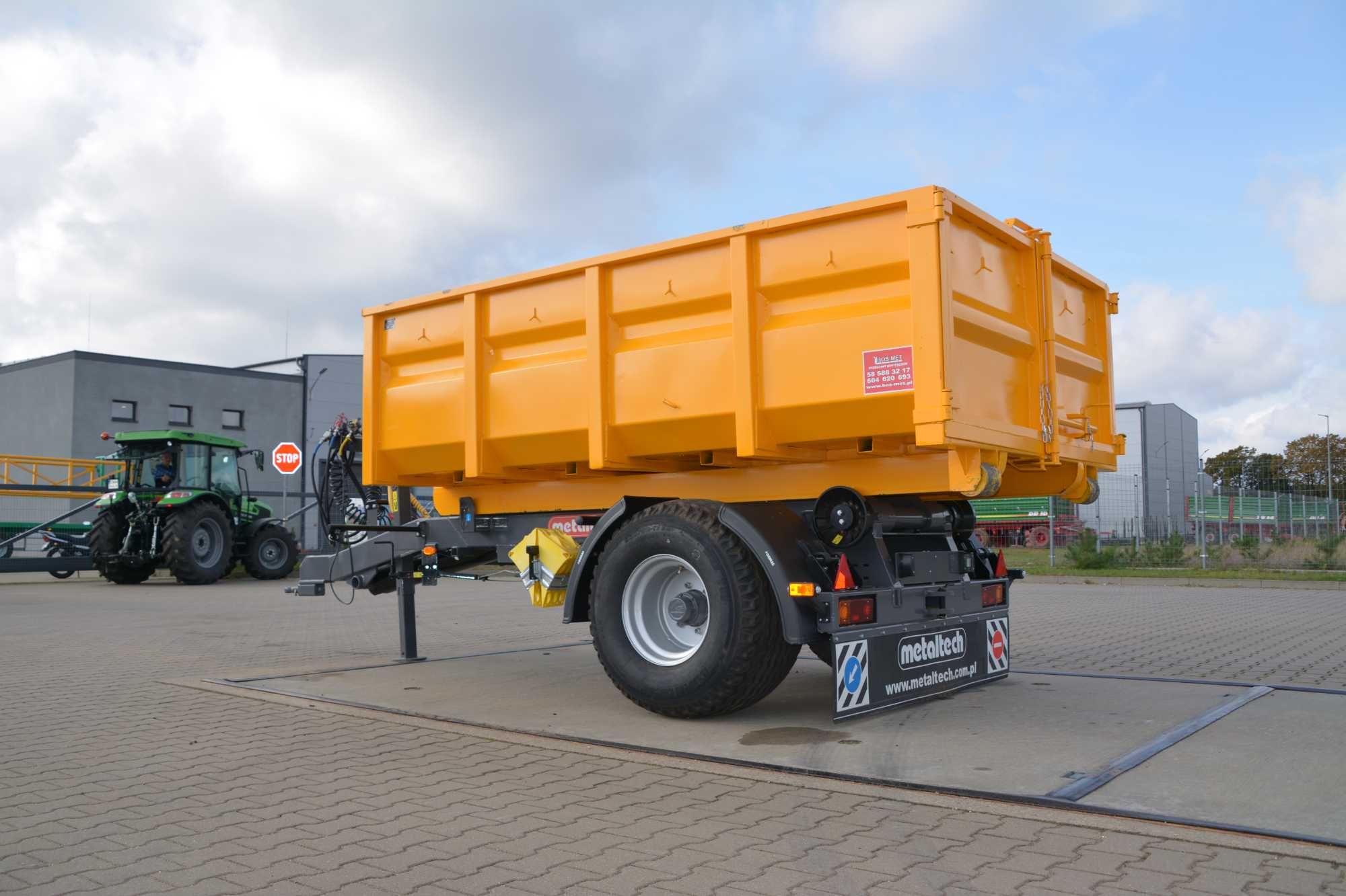 Przyczepa hakowa kontenerowa komunalna METAL-TECH PH 4 kontener KP 7