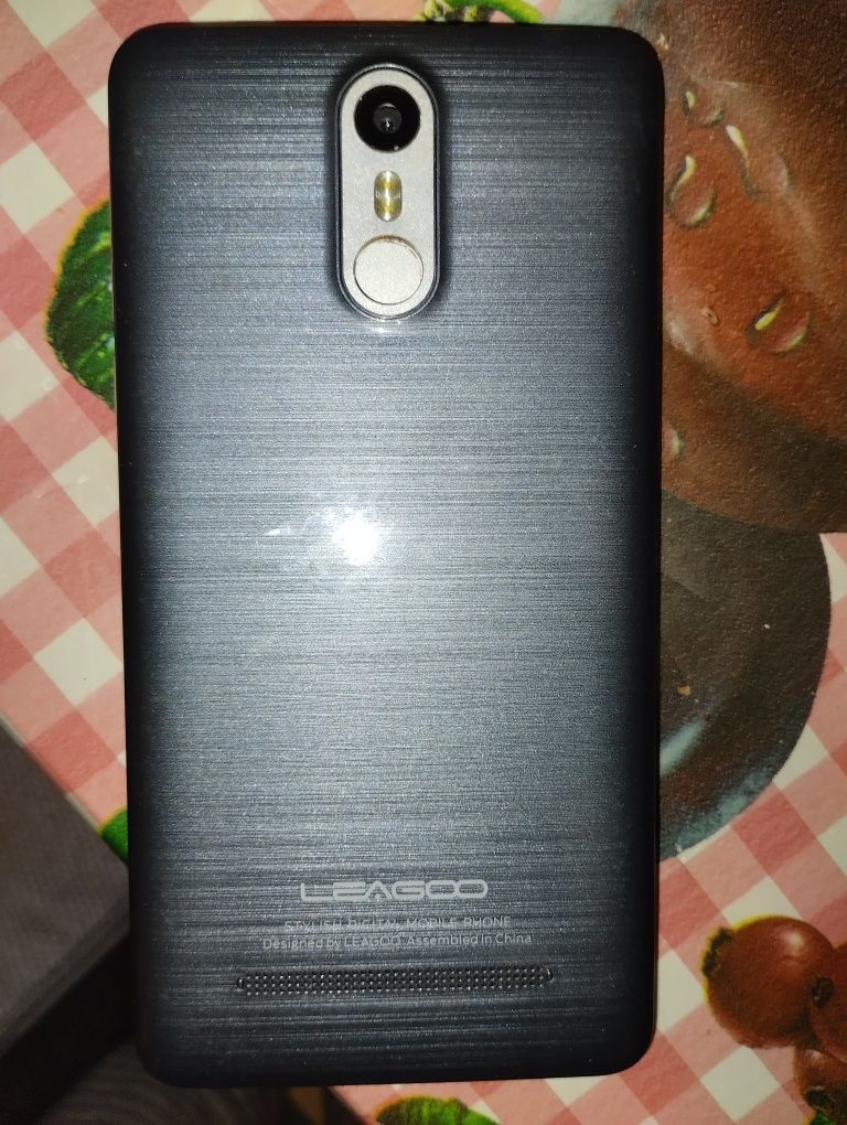 Телефон Leagoo M8