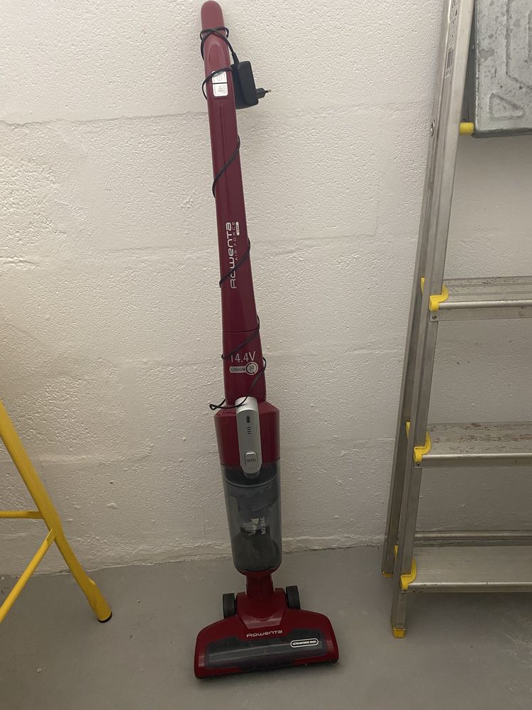 aspirador vertical Rowenta Air Force Light