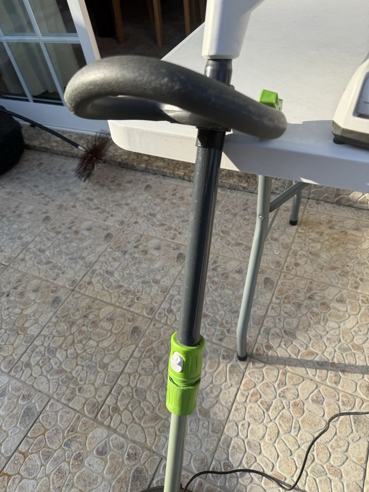 Maquina cortar relva