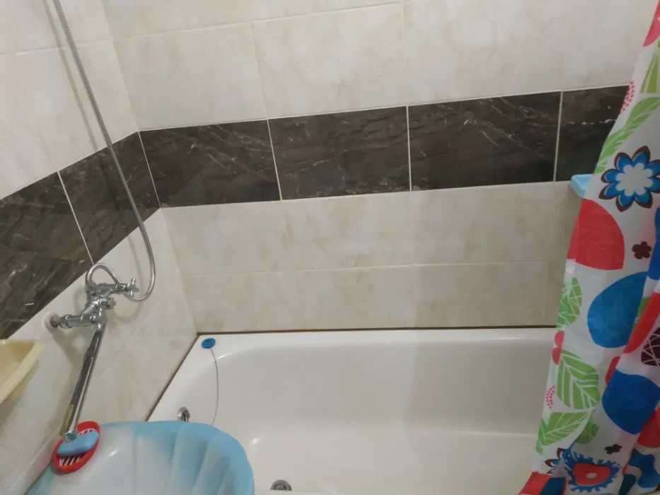 1-ком. чистая  посуточно, почасово. Р-н  паркШевченка