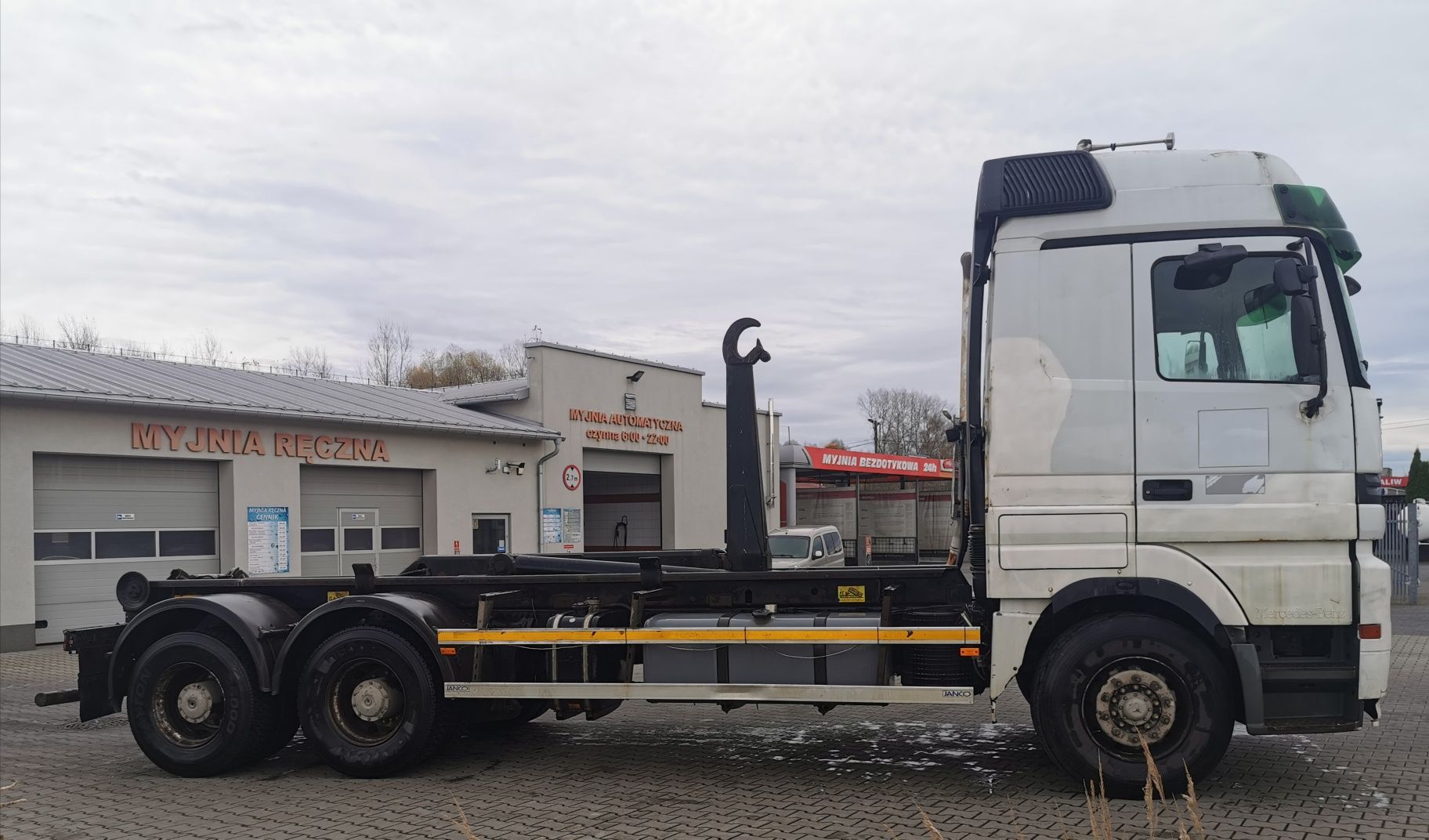 Mercedes actros 2646l hakowiec rama 6x4 EPS