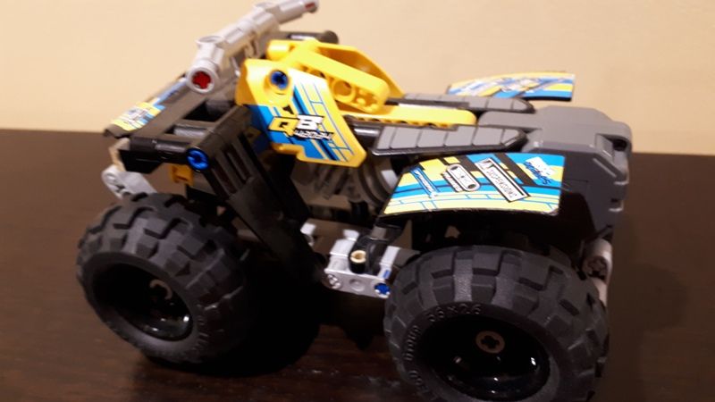 Lego Technic Quad 42034 dla dziecka napęd z napędem