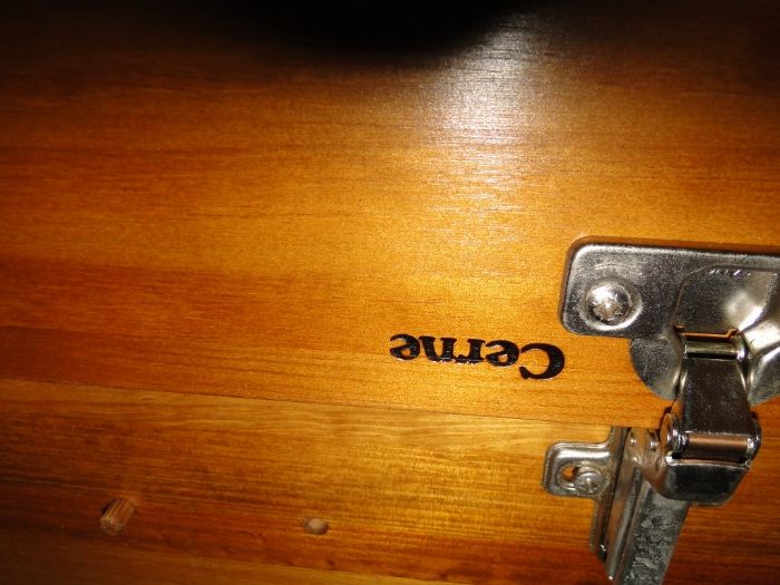 Aparador em madeira maciça de marca Cerne - óptimo estado e qualidade