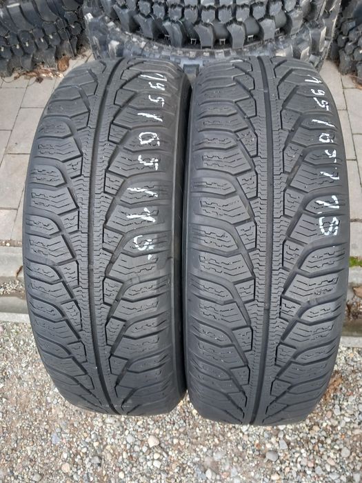 2x Opony Używane Zimowe 195/65R15 Uniroyal