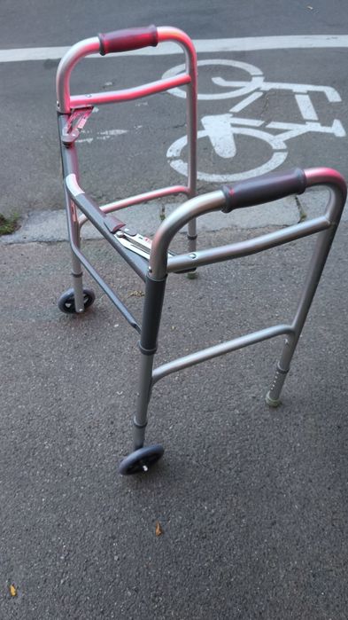 Ходунки на колесах алюмінієві