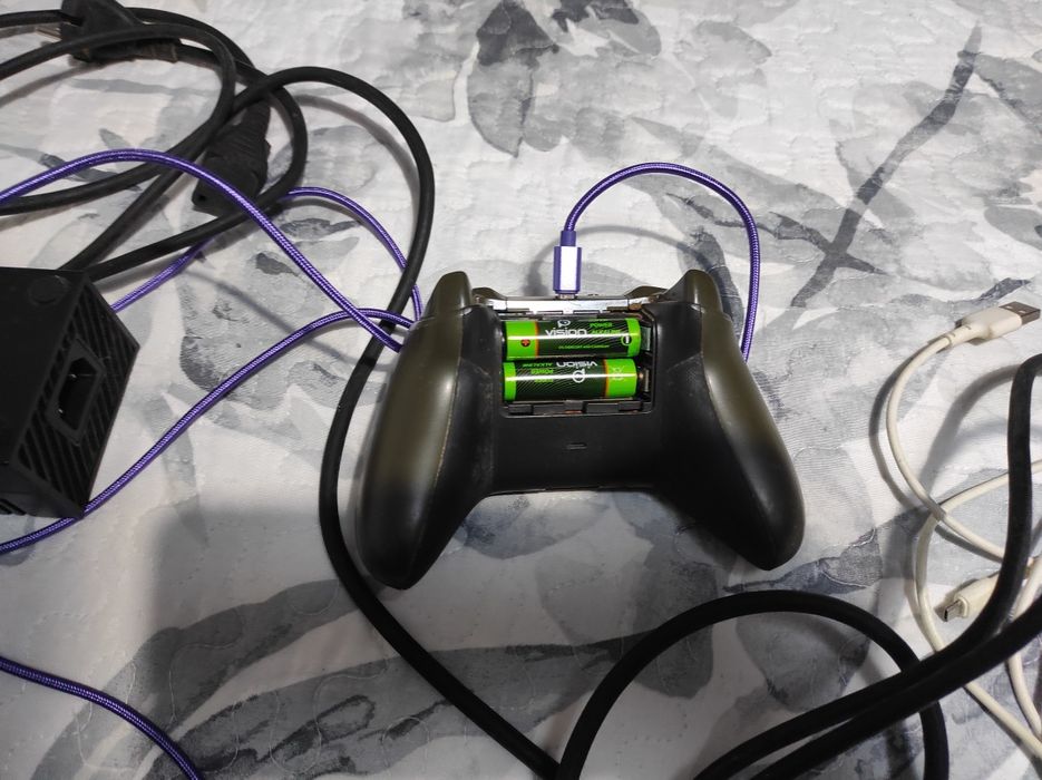 Xbox one 256GB + 1 jogo