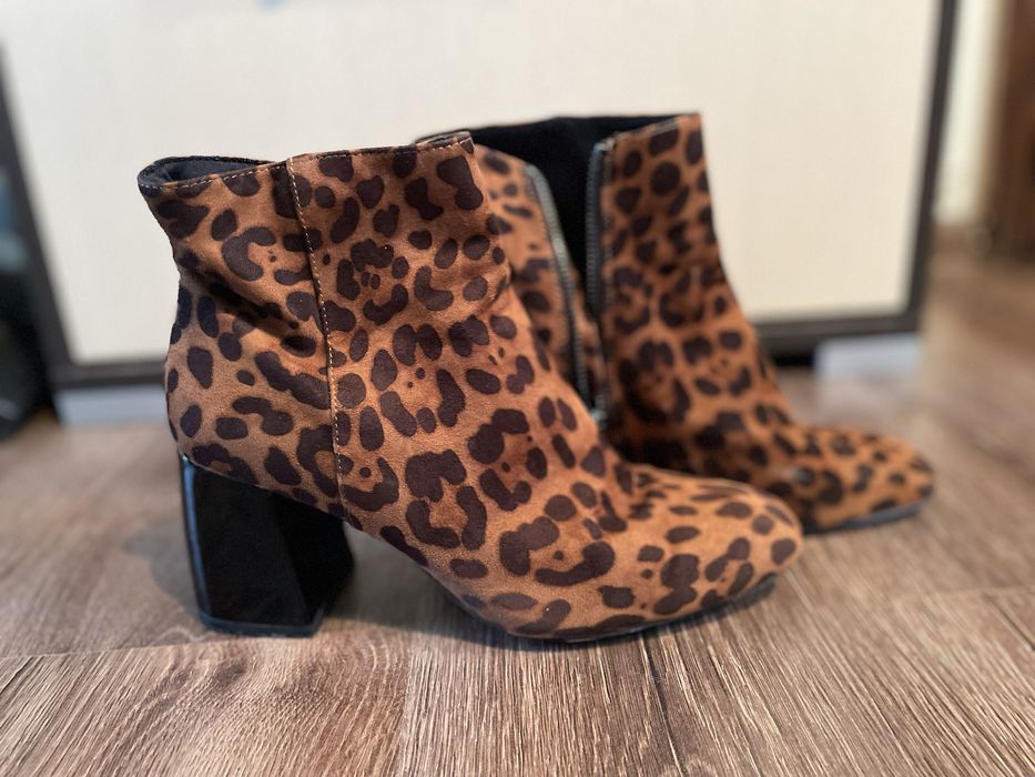 Боти леопардові в гарному станні