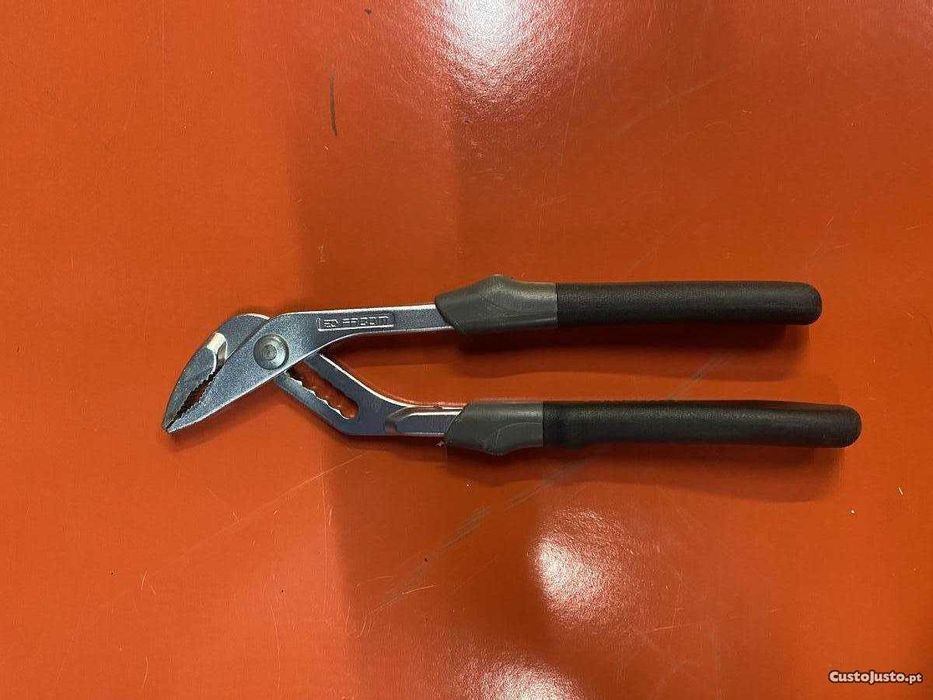 Alicate extensível FACOM CABO CURTO 25CM
