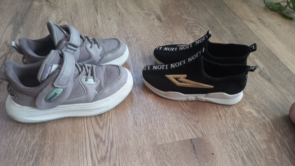 Кросівки і мокасини