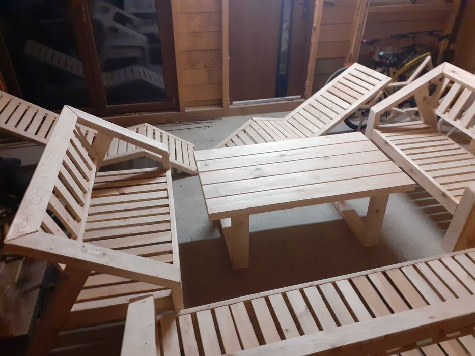 Zestaw ogrodowy drewniany+ 2 leżaki