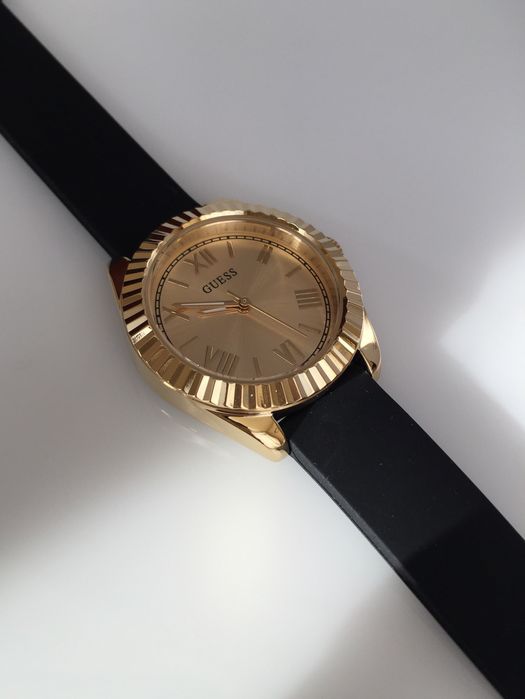 Жіночий годинник Guess Lady Mini Luna