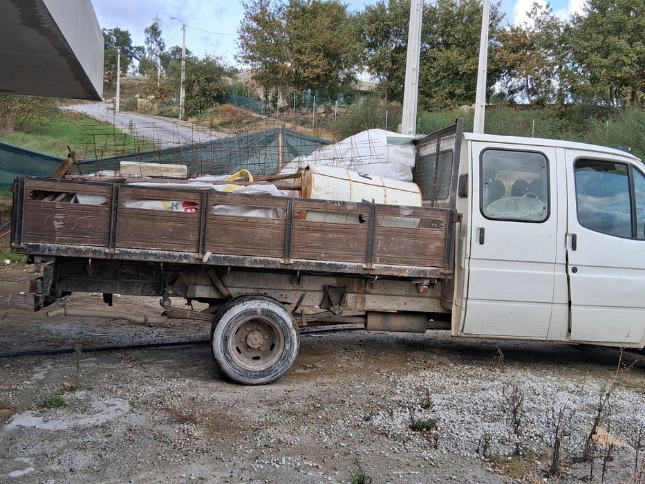 Demolições, recolha de entulhos, limpezas de obras, abertura de rasgos