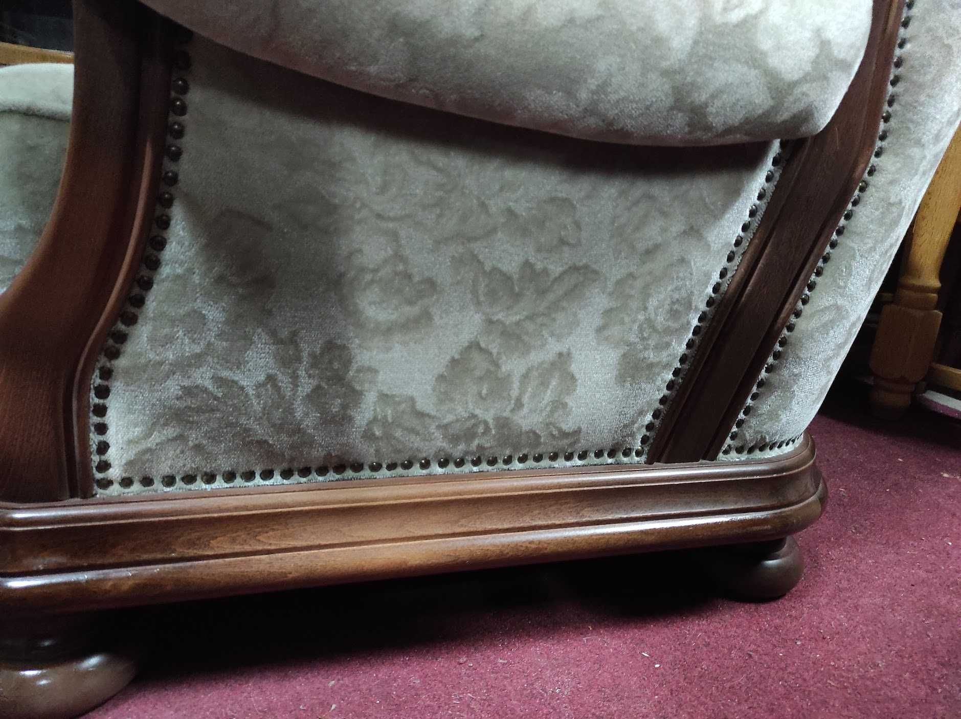 Bardzo ładna sofa stylowa 3 osobowa