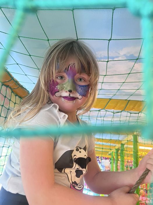 Аквагрим,аніматори ,неонове шоу ,паперове шоу