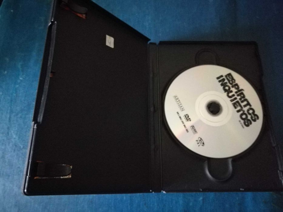 ESPIRITOS INQUIETOS DVD (legendagem em Português)