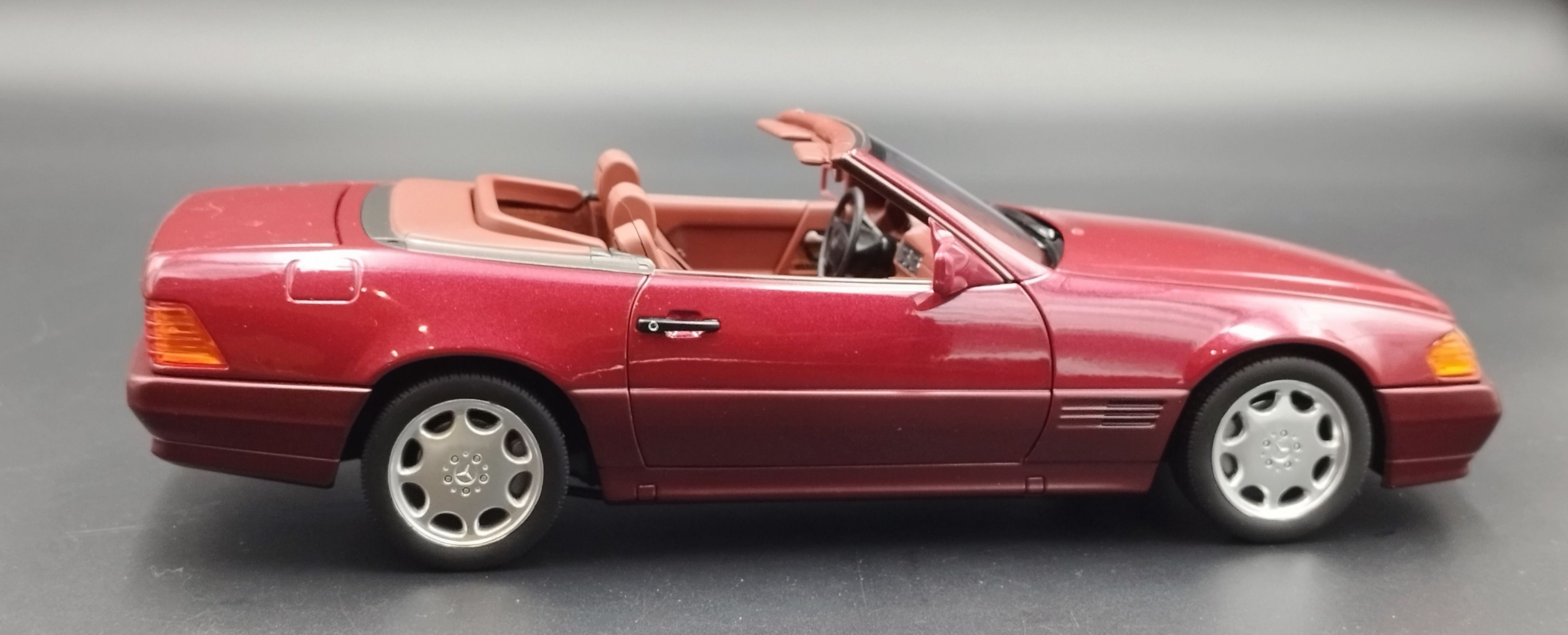 1:18 Norev 1989 Mercedes-Benz 500SL R129 Model nowy