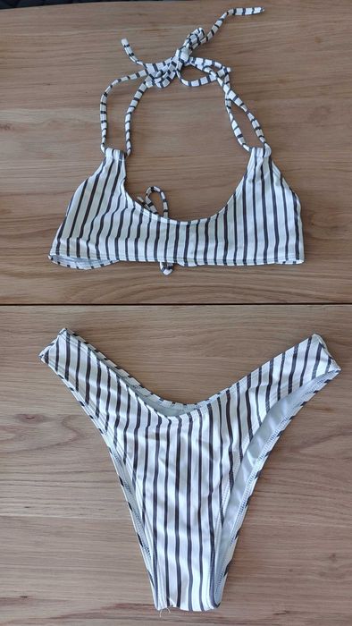 Fatos de banho e bikinis