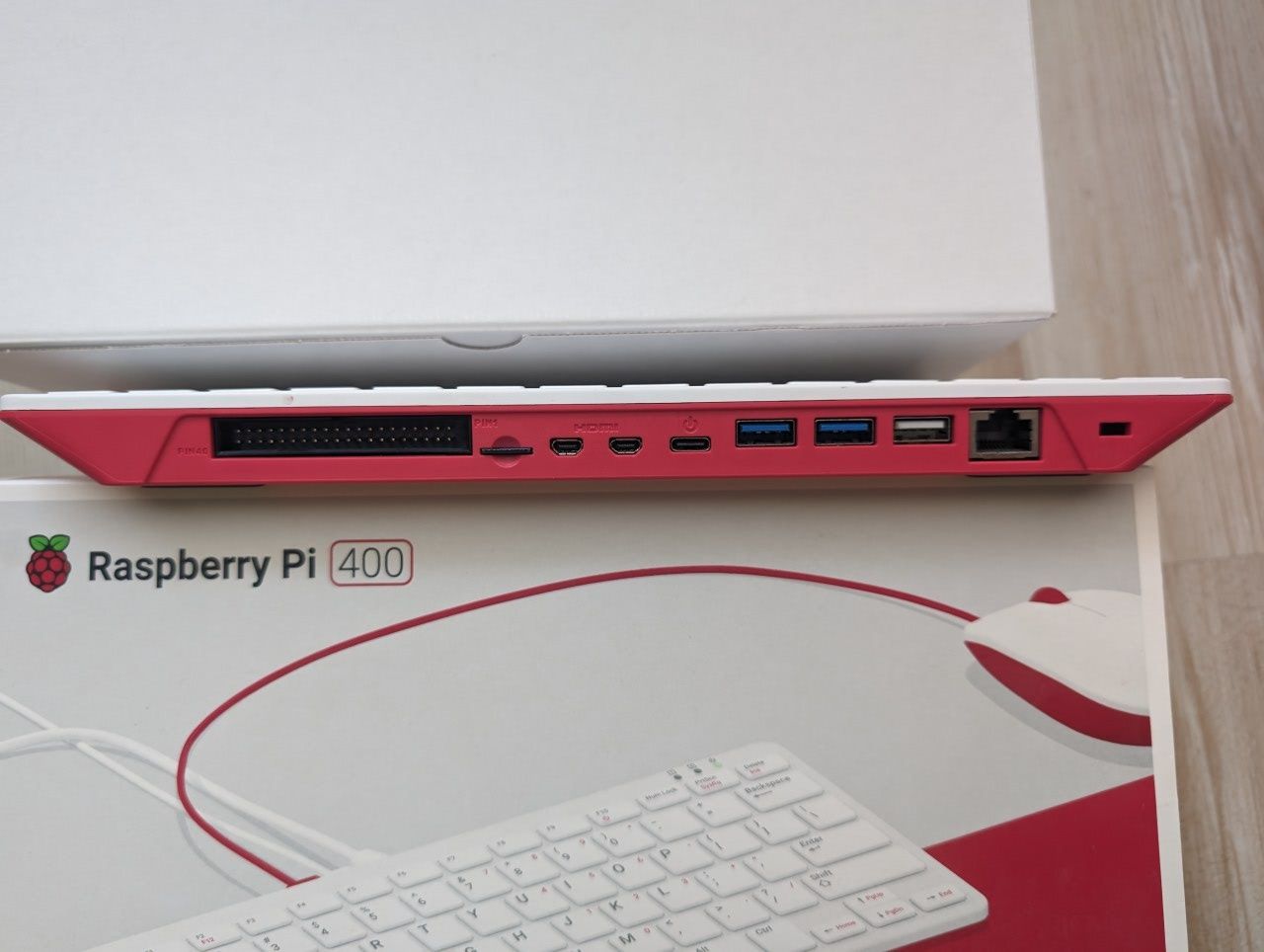 Raspberry Pi 400 EU + dwa pady