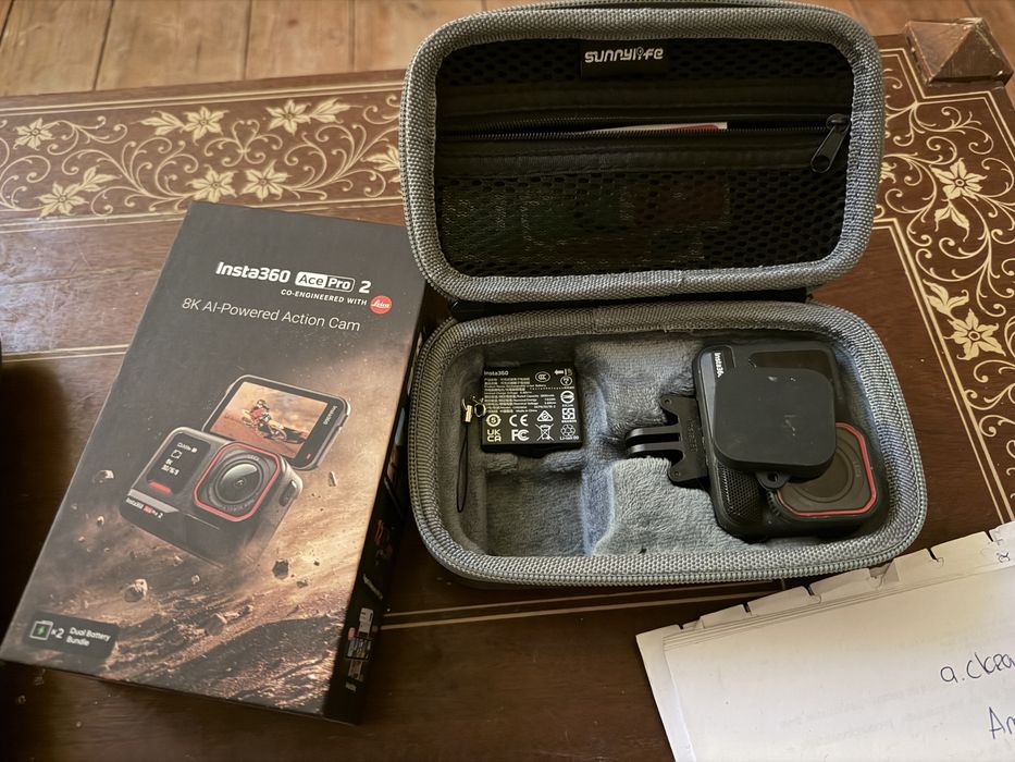 Insta 360 Ace Pro 2 e acessorios