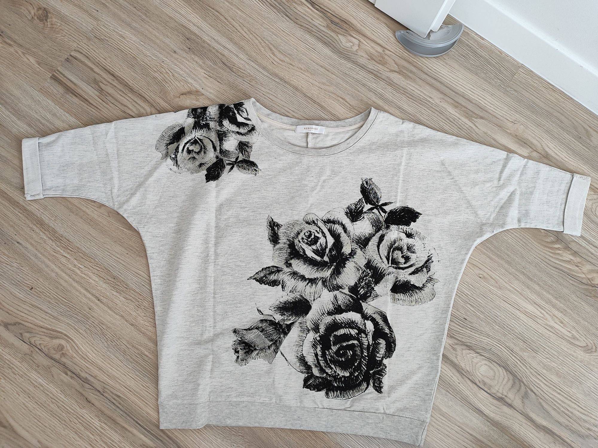 Bluza Reserved beżowa z różami r M