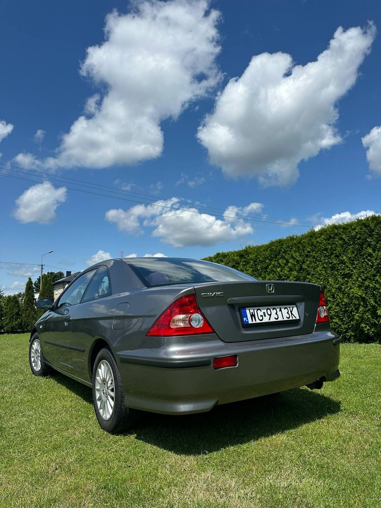 Honda civic coupe 1.7 2004 przebieg 275000