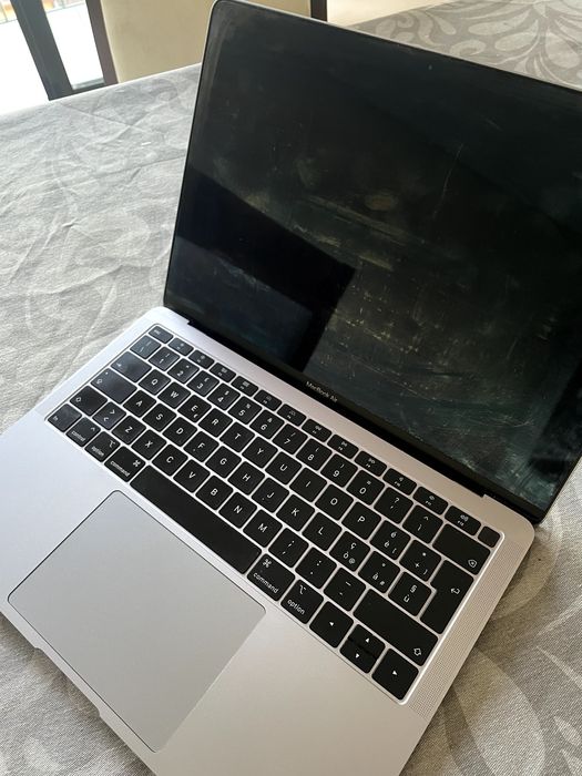 URGENTE MacBook Air 13" 2019 – i5, 16GB RAM, 256GB SSD ÓTIMO ESTADO