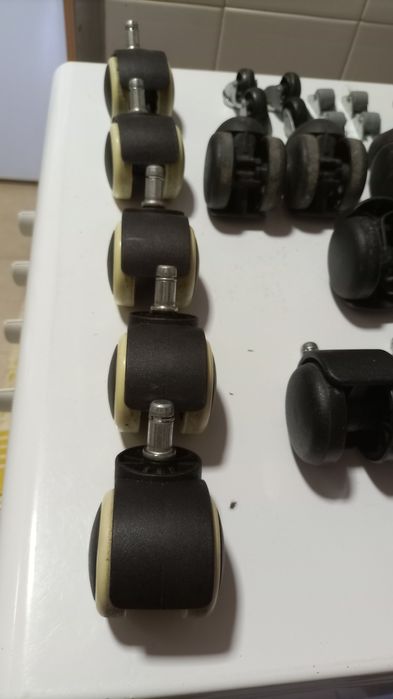 Rodas giratórias para cadeiras e outra rodas