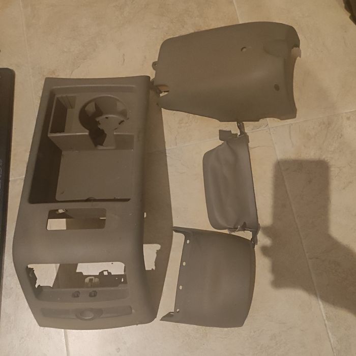 Audi A6 C6 Osłona kolumny kierowniczej osłona podłokietnika