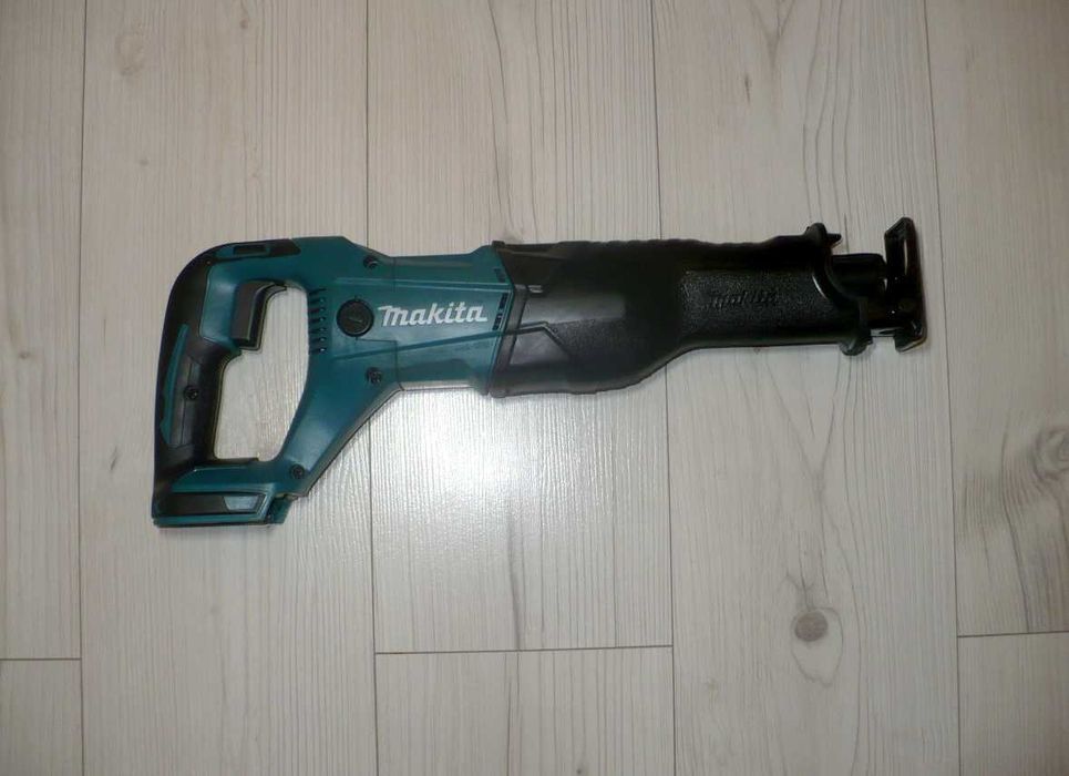 Piła szablasta , lisi ogon MAKITA DJR186
