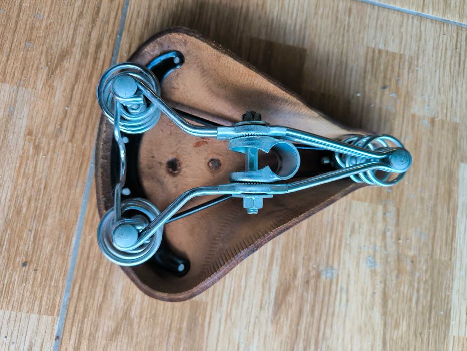 Selim em Couro com molas