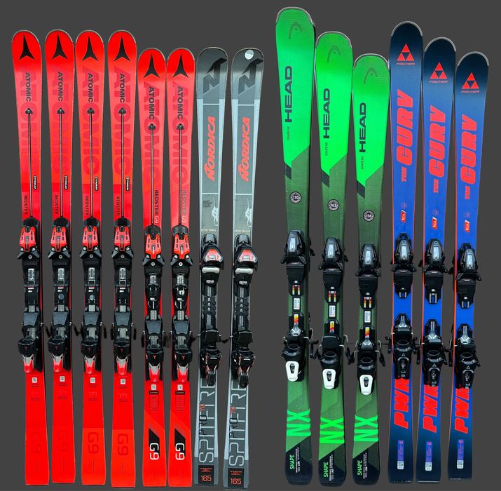 Лижі / черевики/ палиці / шоломи