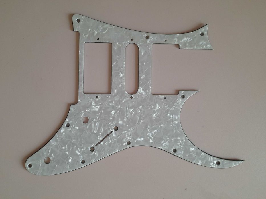 Vendo várias pickguards para guitarras Ibanez