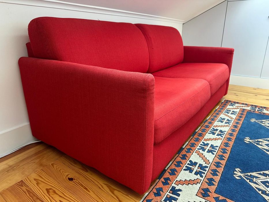 Vendo Sofá-cama “Poltrone e Sofá” de 3 lugares