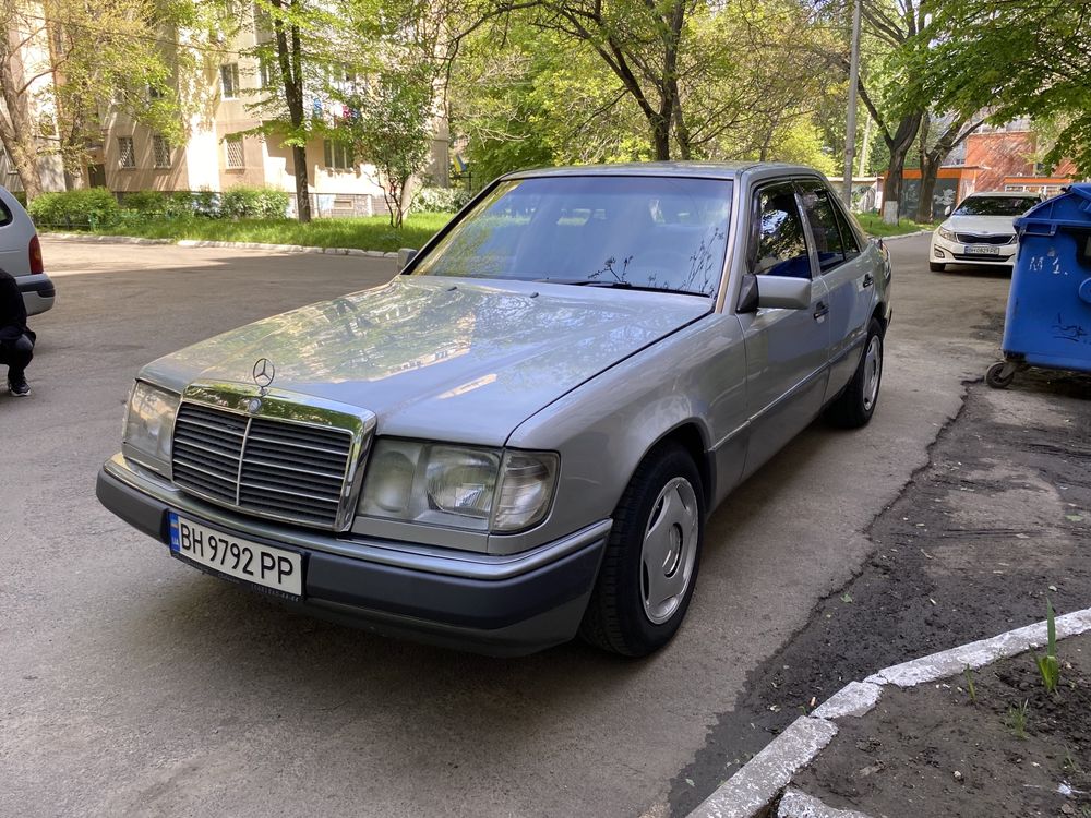 Mercedes W124 200E