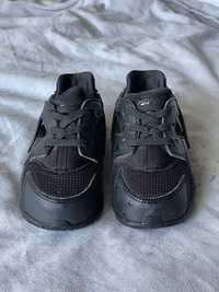 Кросівки 23 розмір Nike huarache