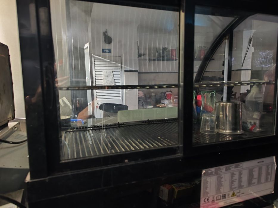 Vitrine refrigeradora de balcão