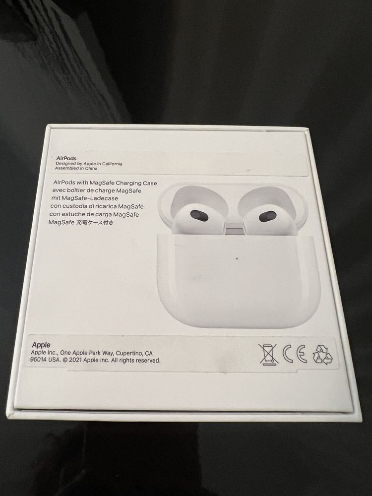 Apple AirPods (3rd generation)