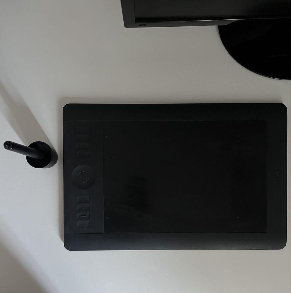 Графічний планшет Wacom Intuos 5 Pro